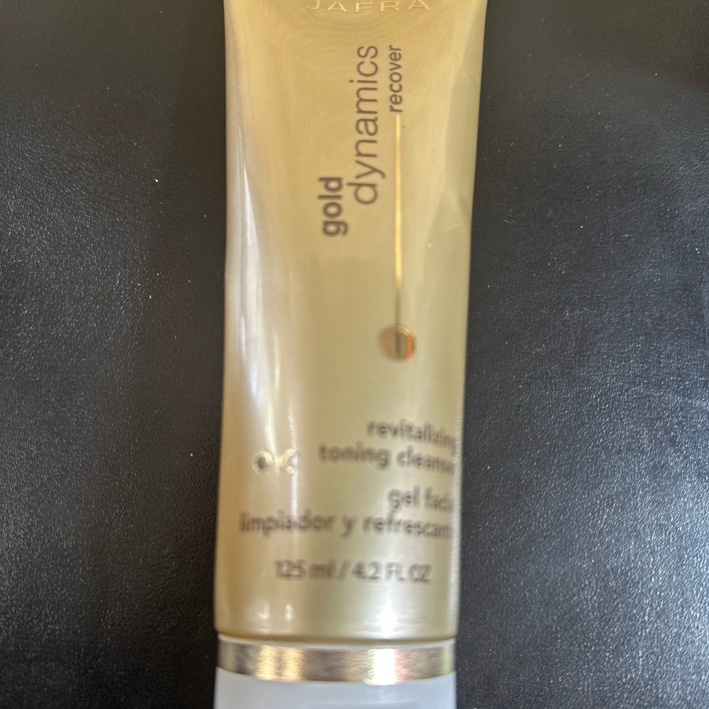 JAFRA Gold Dynamics RECOVER Toning Cleanser